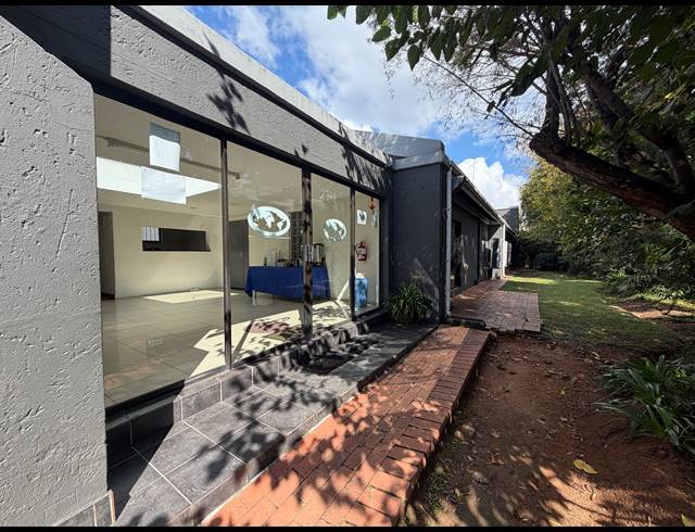 986M² BUILDING FOR SALE IN PAULSHOF